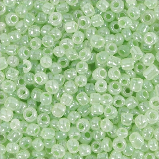 Rocaiperler, diam. 3 mm, str. 8/0 , hulstr. 0,6-1,0 mm, soft grøn, 25 g/ 1 pk.